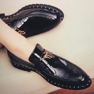 Autumn leather shoes men